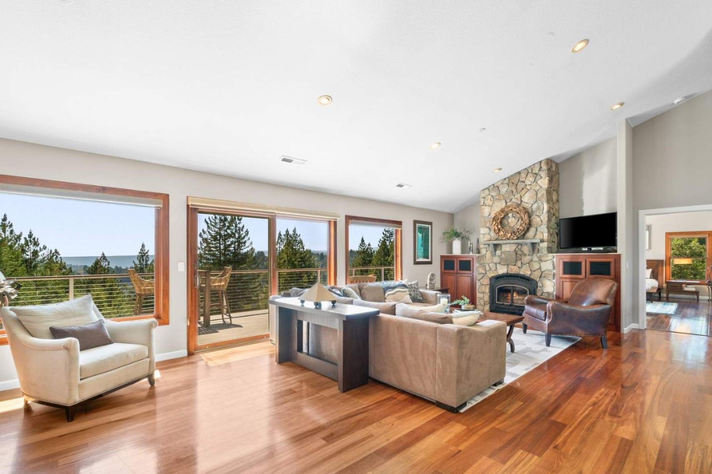 Detail Gallery Image 11 of 67 For 24101 Mountain Charlie Road, Los Gatos,  CA 95033 - 4 Beds | 3/2 Baths