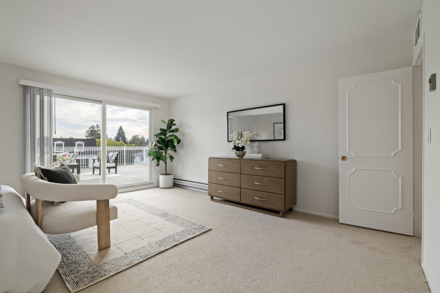 Detail Gallery Image 14 of 22 For 1945 Mount Vernon Ct #16,  Mountain View,  CA 94040 - 2 Beds | 2 Baths
