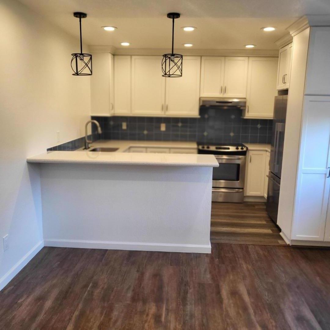 Detail Gallery Image 3 of 8 For 1420 Ruby Ct #1,  Capitola,  CA 95010 - 2 Beds | 1 Baths