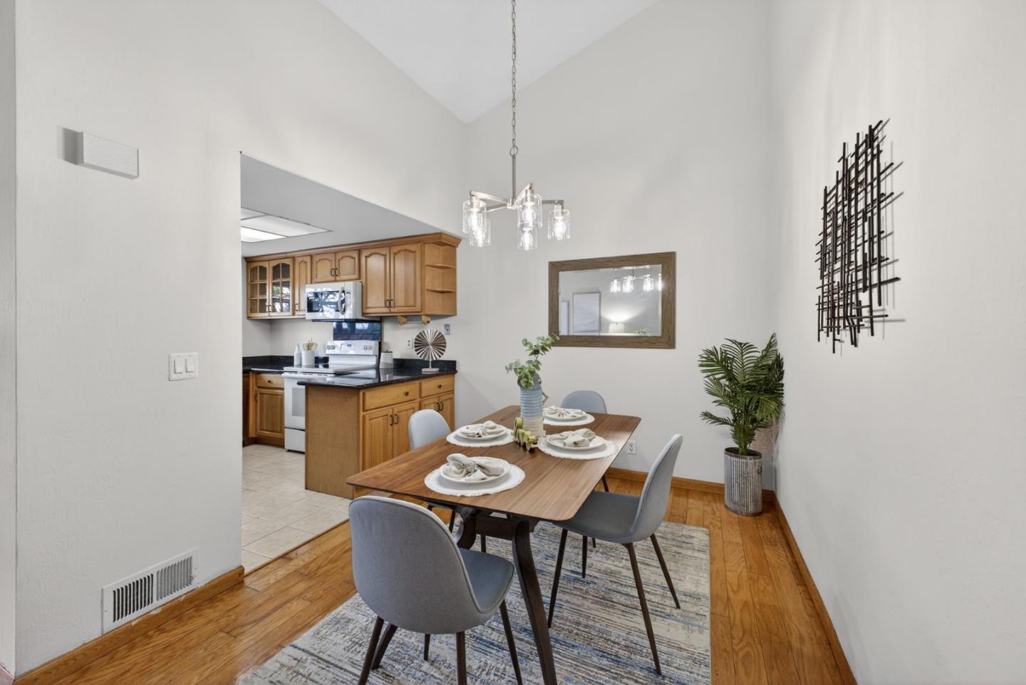 Photo #10: ML82032265 Listing: Photo #10