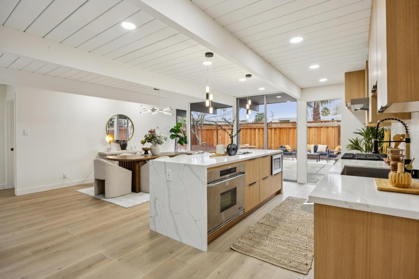 Detail Gallery Image 14 of 35 For 1617 Fairwood Ave, San Jose,  CA 95125 - 4 Beds | 2 Baths