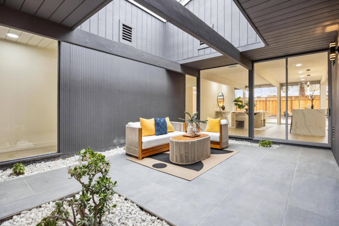 Detail Gallery Image 5 of 35 For 1617 Fairwood Ave, San Jose,  CA 95125 - 4 Beds | 2 Baths