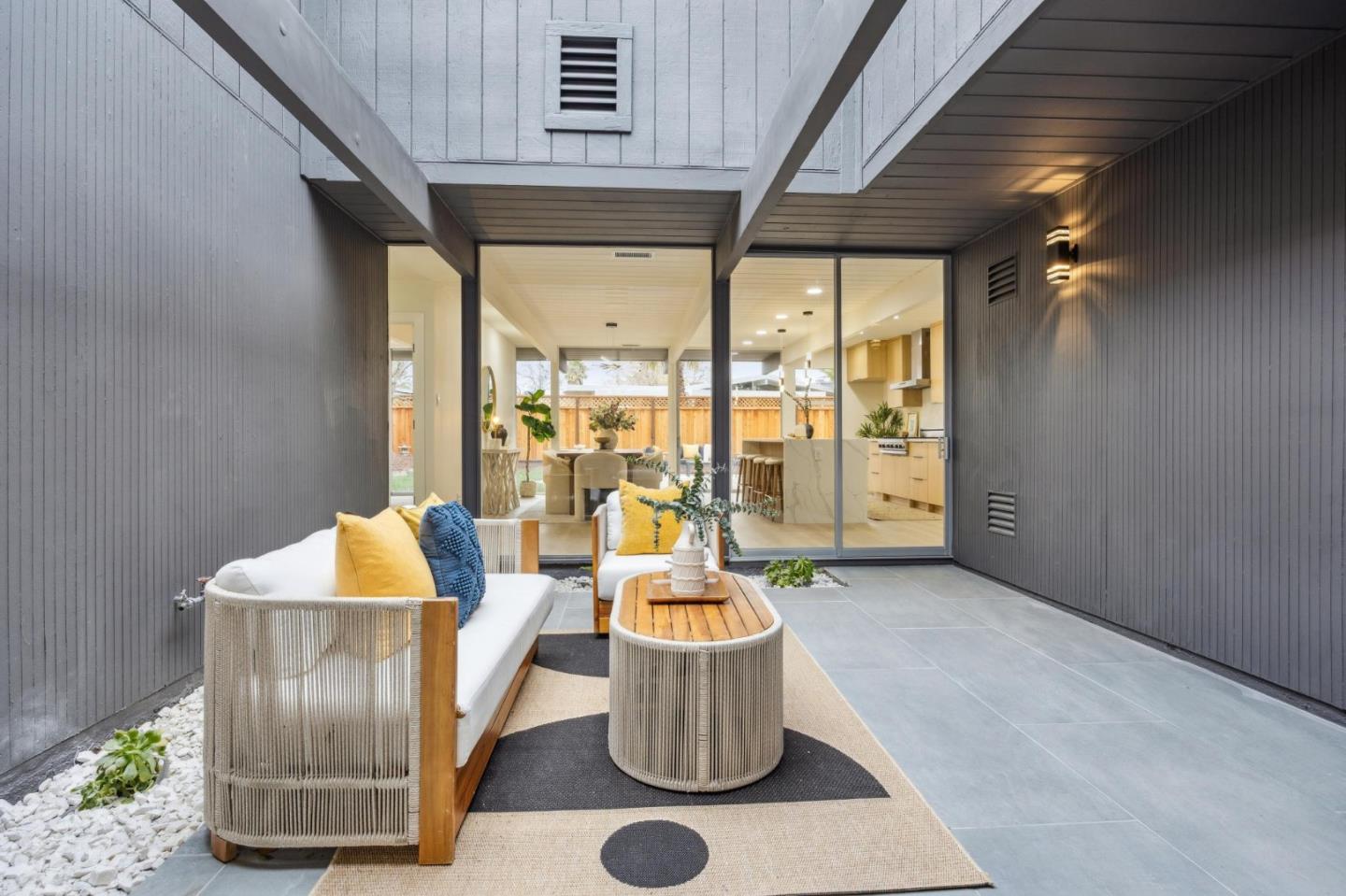 Detail Gallery Image 6 of 35 For 1617 Fairwood Ave, San Jose,  CA 95125 - 4 Beds | 2 Baths