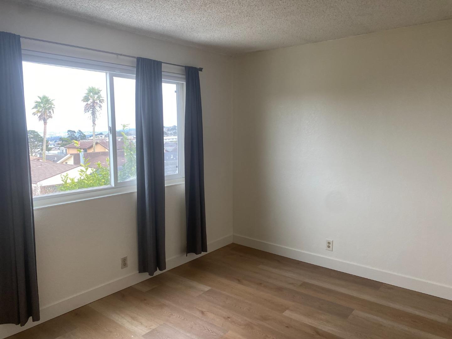 Detail Gallery Image 17 of 26 For 81 Camelot Ct, Daly City,  CA 94015 - 3 Beds | 2 Baths