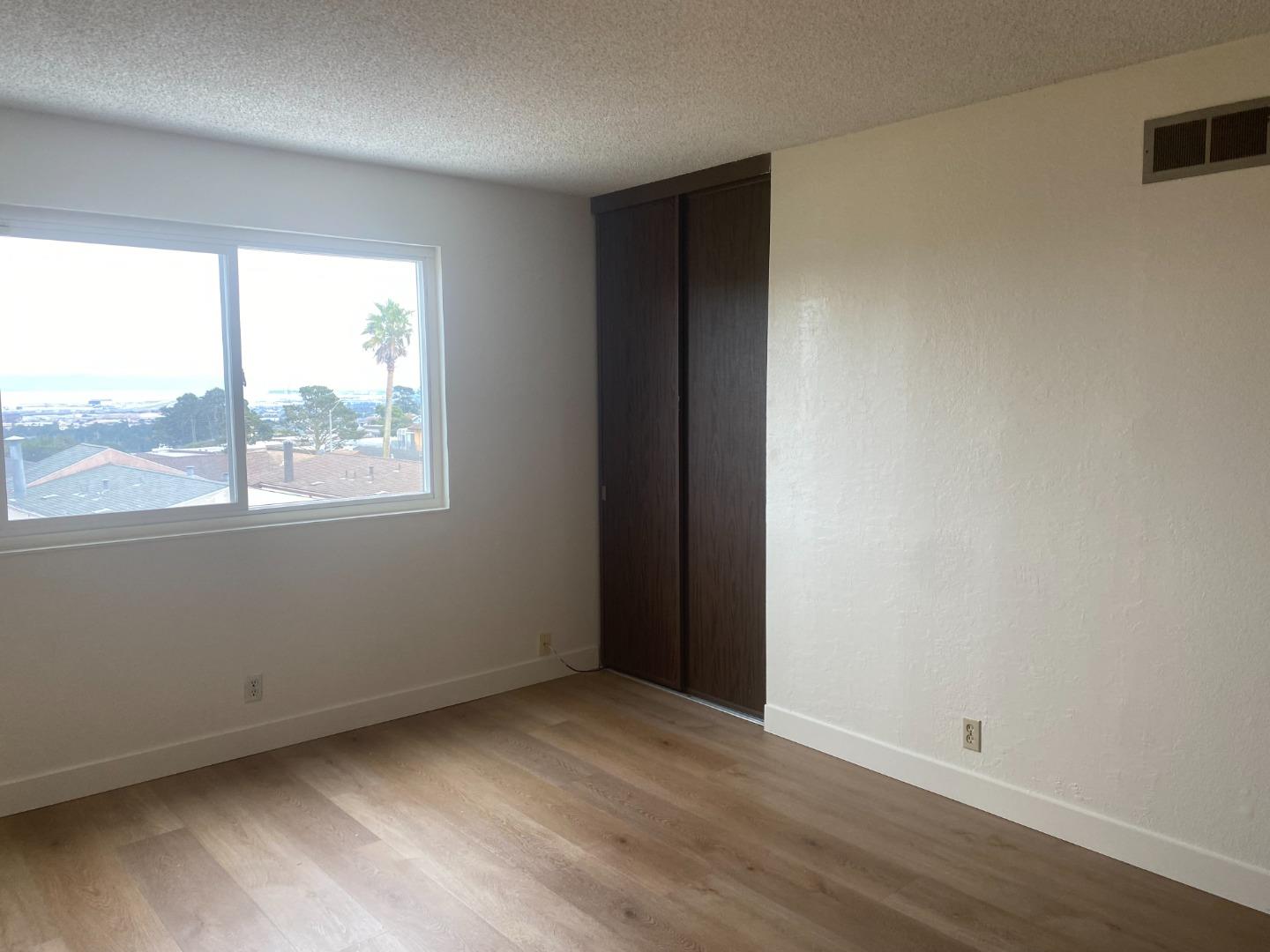 Detail Gallery Image 20 of 26 For 81 Camelot Ct, Daly City,  CA 94015 - 3 Beds | 2 Baths