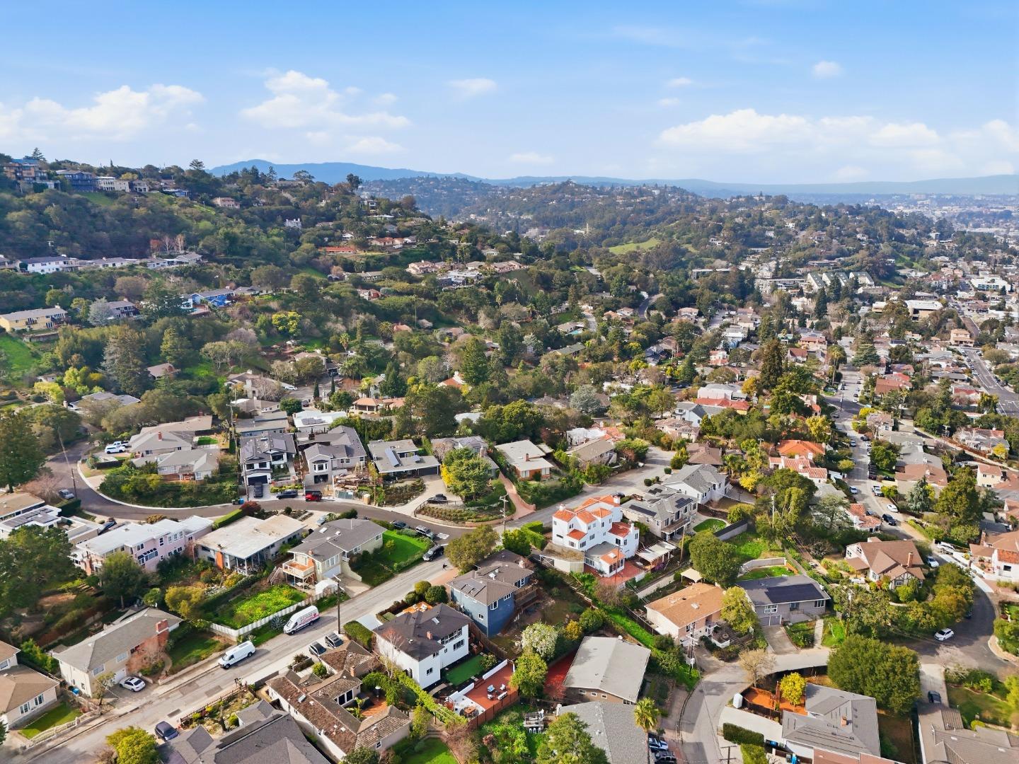 Detail Gallery Image 152 of 162 For 1609 Molitor Rd, Belmont,  CA 94002 - 4 Beds | 3 Baths