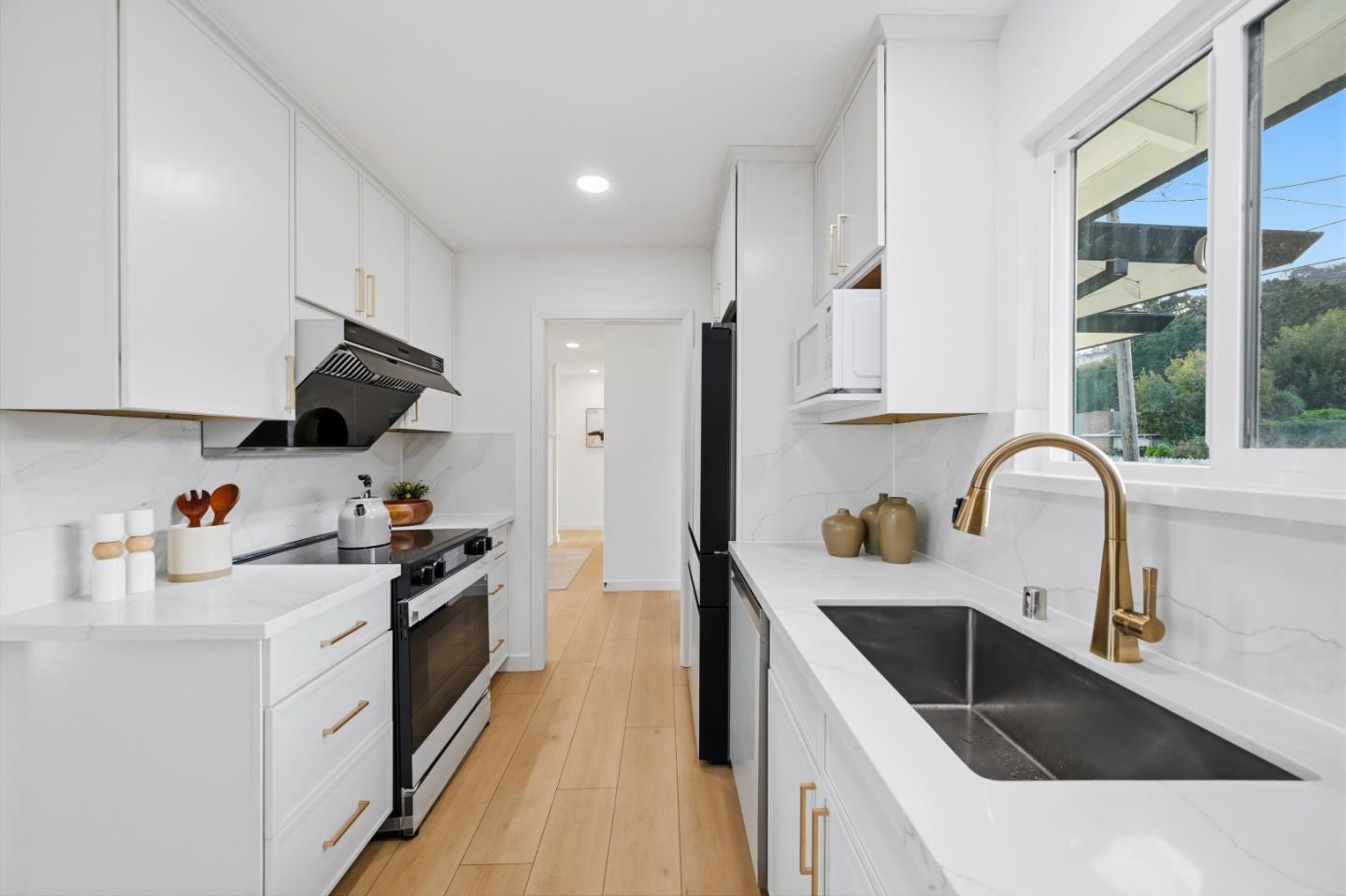 Detail Gallery Image 42 of 162 For 1609 Molitor Rd, Belmont,  CA 94002 - 4 Beds | 3 Baths