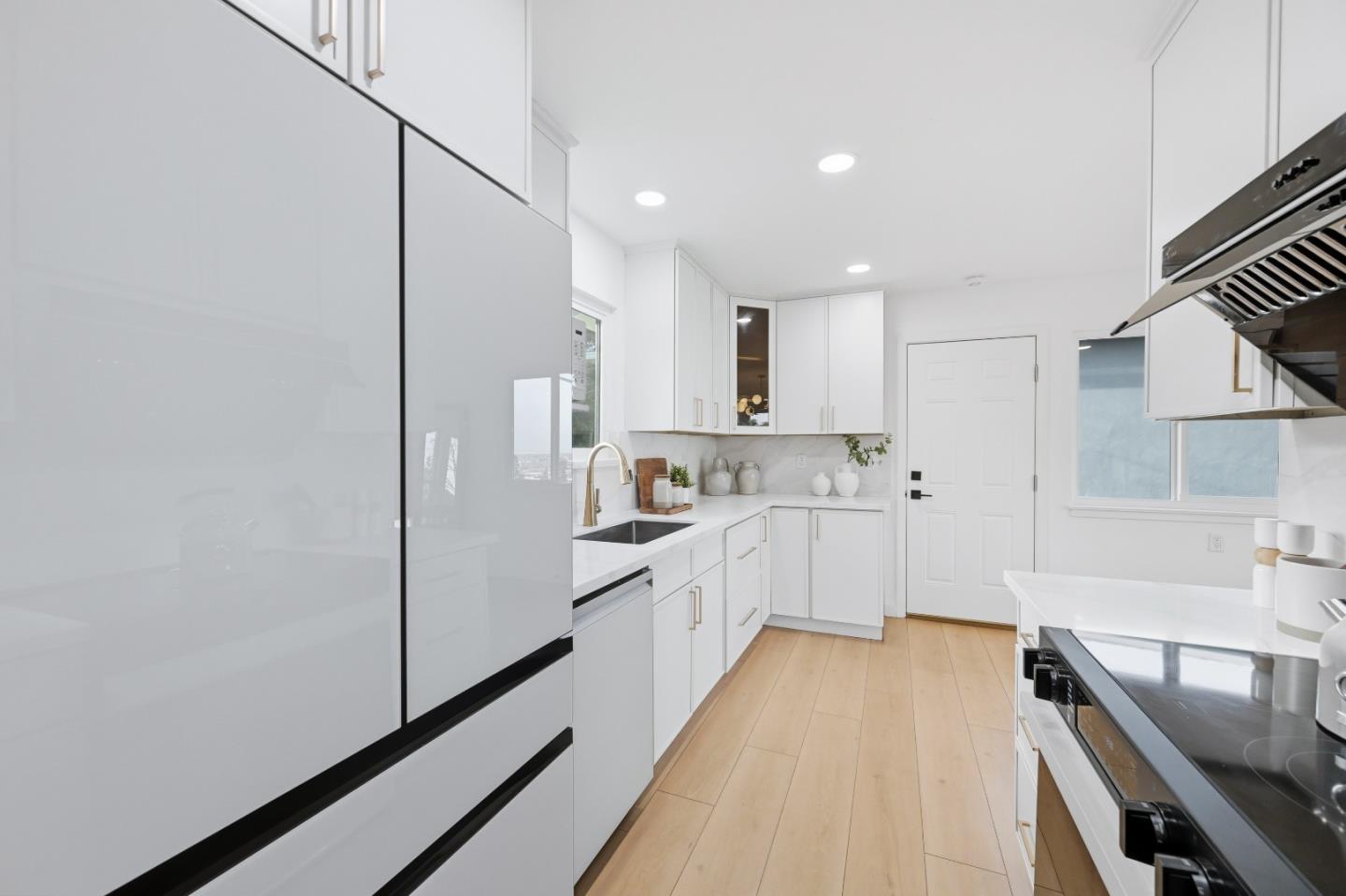 Detail Gallery Image 46 of 162 For 1609 Molitor Rd, Belmont,  CA 94002 - 4 Beds | 3 Baths