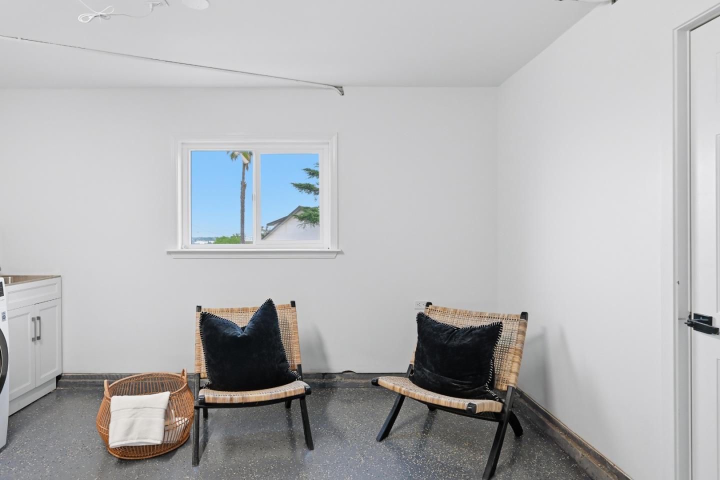 Detail Gallery Image 71 of 162 For 1609 Molitor Rd, Belmont,  CA 94002 - 4 Beds | 3 Baths