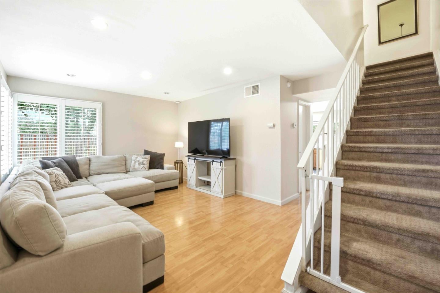 Photo #4: ML82032269 Listing: Photo #4