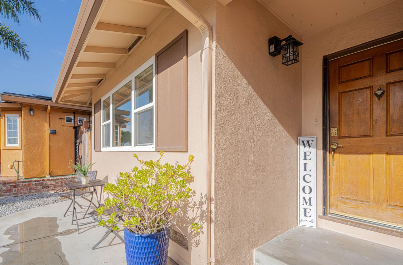 Detail Gallery Image 3 of 38 For 530 Inca Way, Salinas,  CA 93906 - 3 Beds | 2 Baths