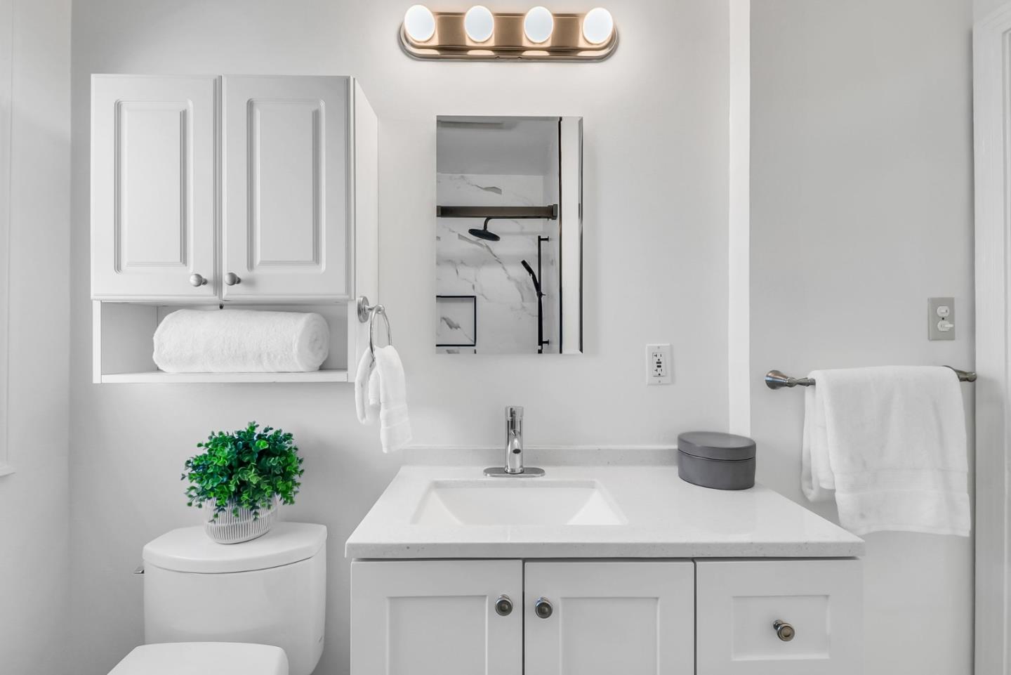 Detail Gallery Image 18 of 29 For 10 Colegrove Ct, San Mateo,  CA 94403 - 2 Beds | 2 Baths