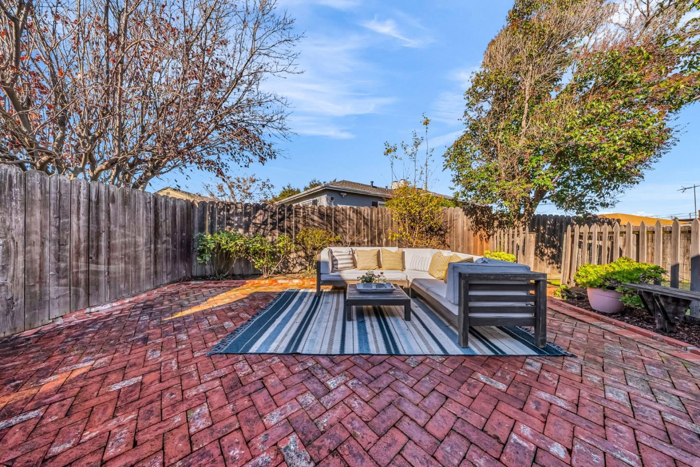 Detail Gallery Image 25 of 29 For 10 Colegrove Ct, San Mateo,  CA 94403 - 2 Beds | 2 Baths