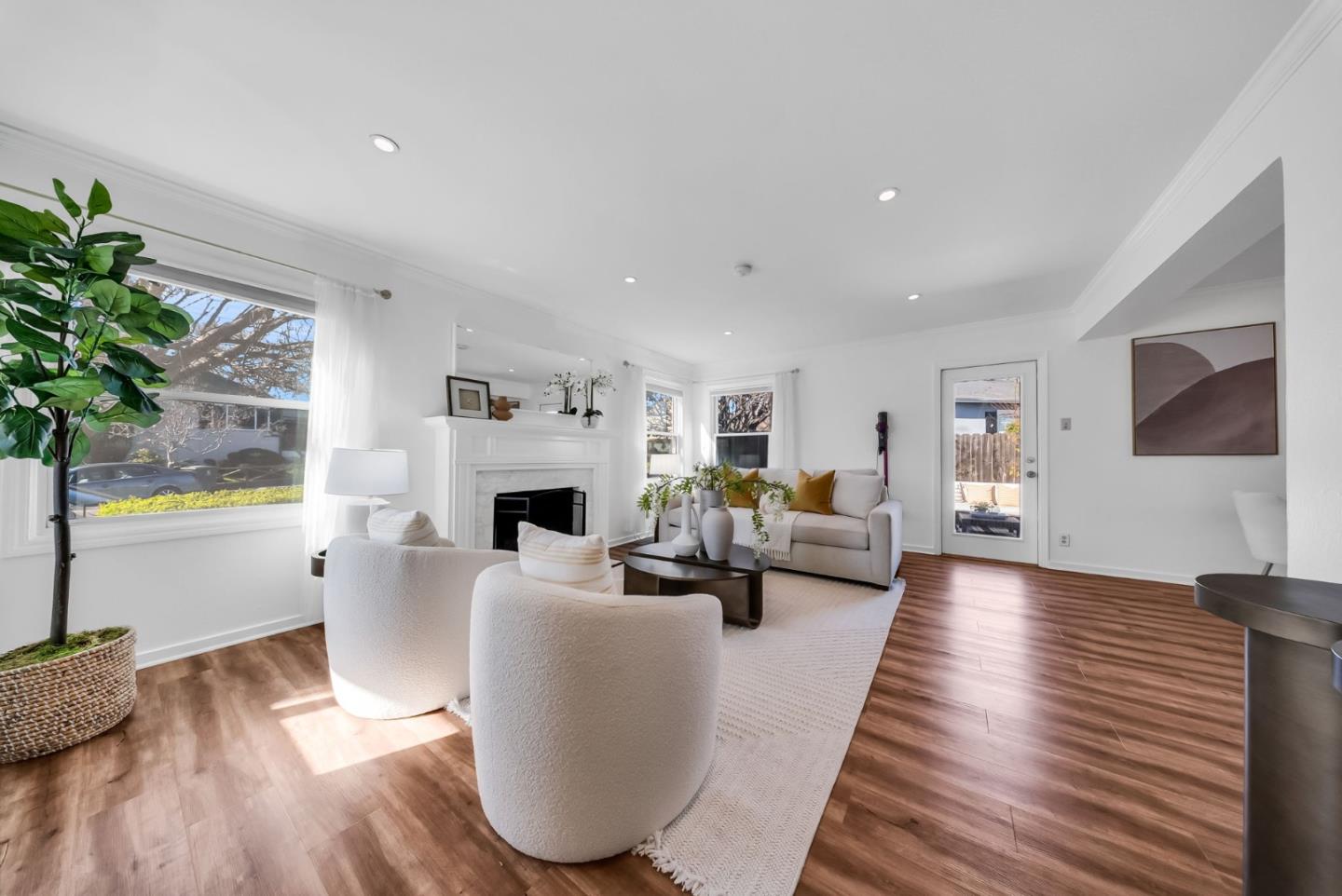 Detail Gallery Image 4 of 29 For 10 Colegrove Ct, San Mateo,  CA 94403 - 2 Beds | 2 Baths