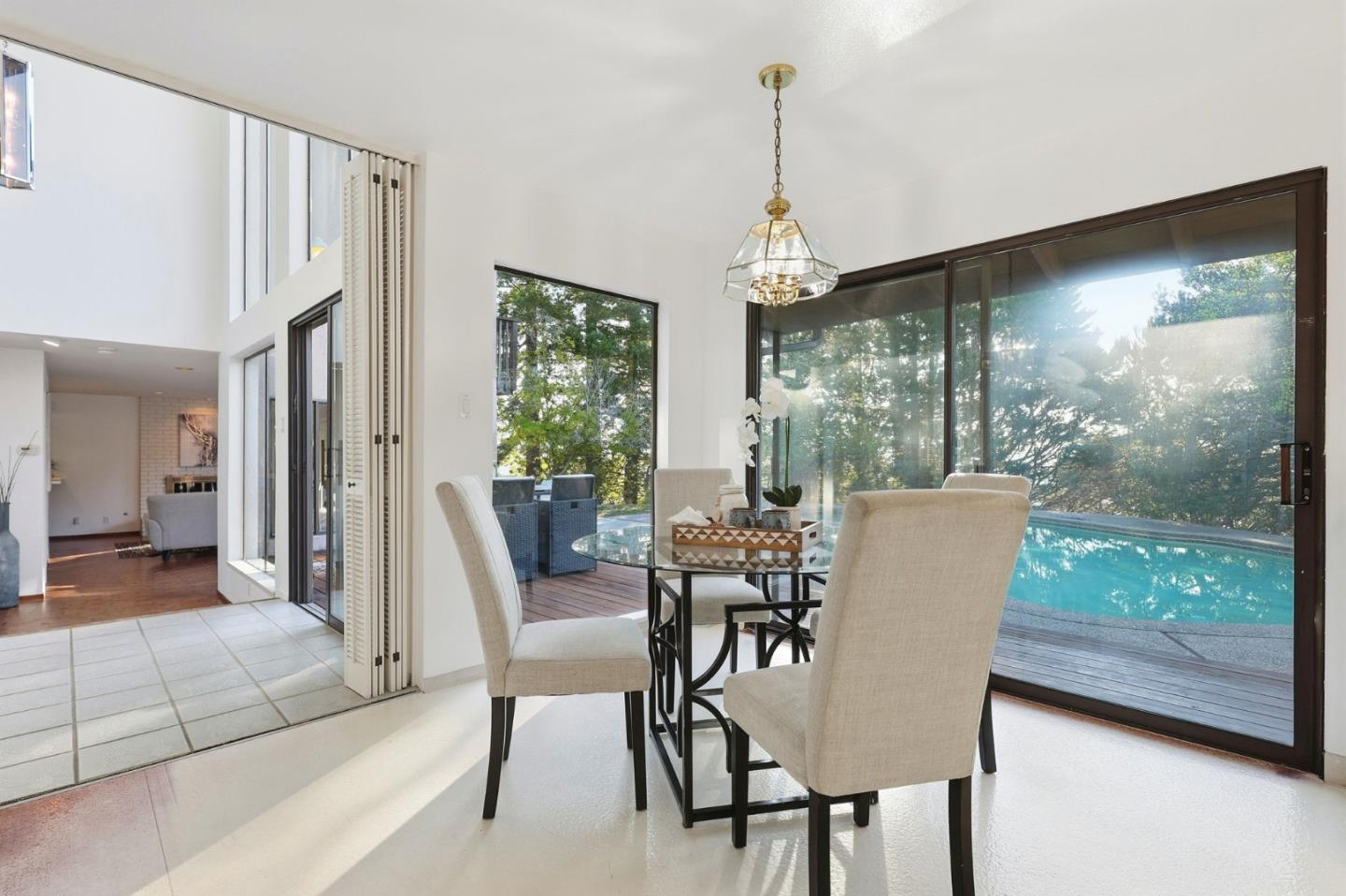 Detail Gallery Image 16 of 42 For 100 Rizal Dr, Hillsborough,  CA 94010 - 4 Beds | 3/1 Baths