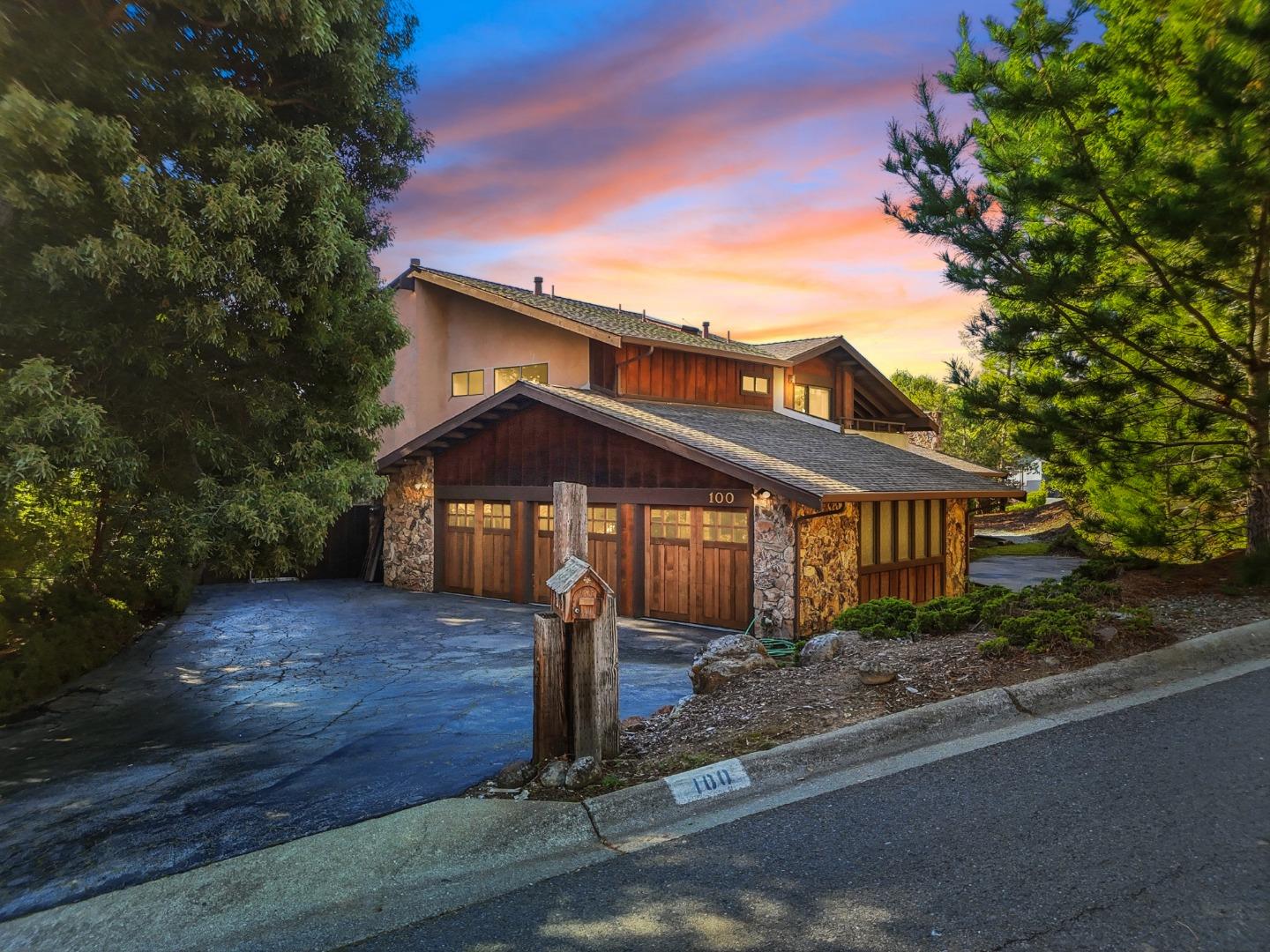 Detail Gallery Image 3 of 42 For 100 Rizal Dr, Hillsborough,  CA 94010 - 4 Beds | 3/1 Baths