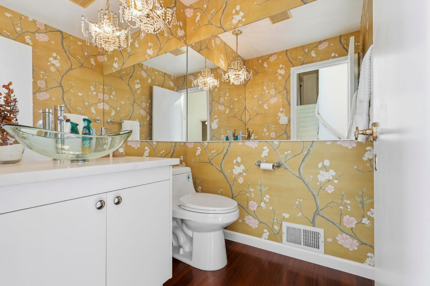 Detail Gallery Image 30 of 42 For 100 Rizal Dr, Hillsborough,  CA 94010 - 4 Beds | 3/1 Baths