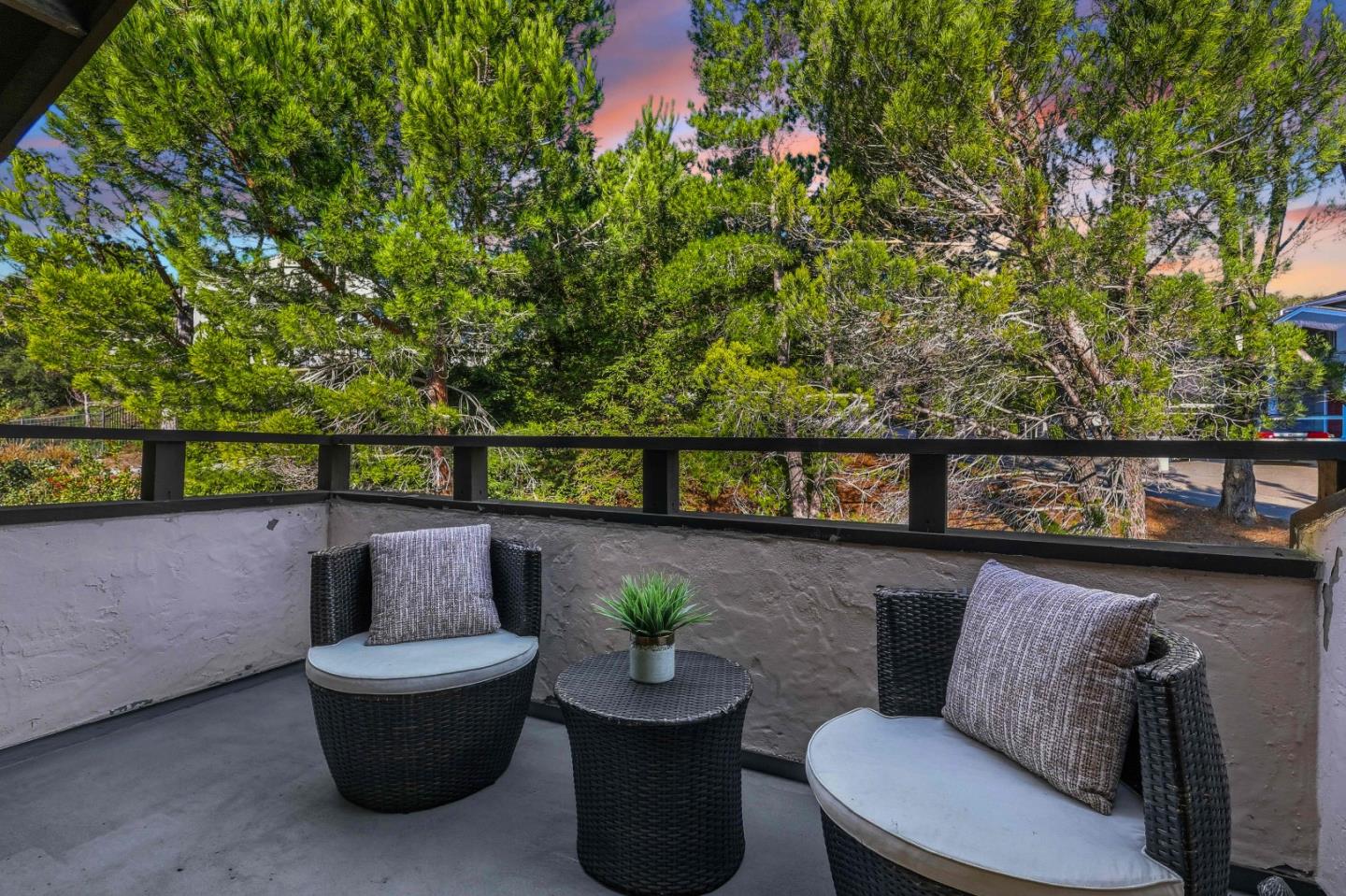 Detail Gallery Image 35 of 42 For 100 Rizal Dr, Hillsborough,  CA 94010 - 4 Beds | 3/1 Baths