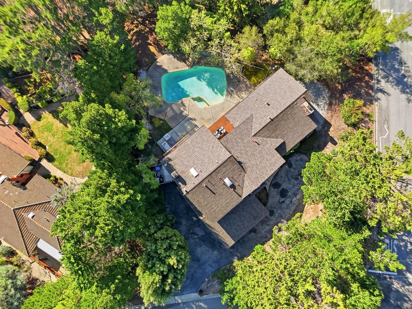 Detail Gallery Image 40 of 42 For 100 Rizal Dr, Hillsborough,  CA 94010 - 4 Beds | 3/1 Baths