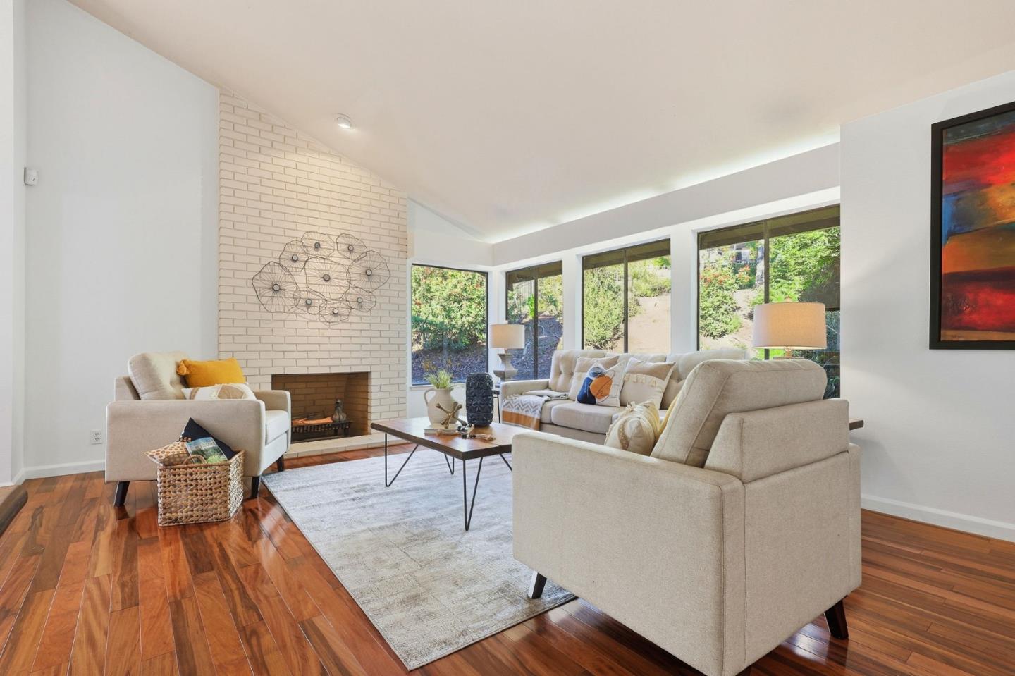 Detail Gallery Image 7 of 42 For 100 Rizal Dr, Hillsborough,  CA 94010 - 4 Beds | 3/1 Baths