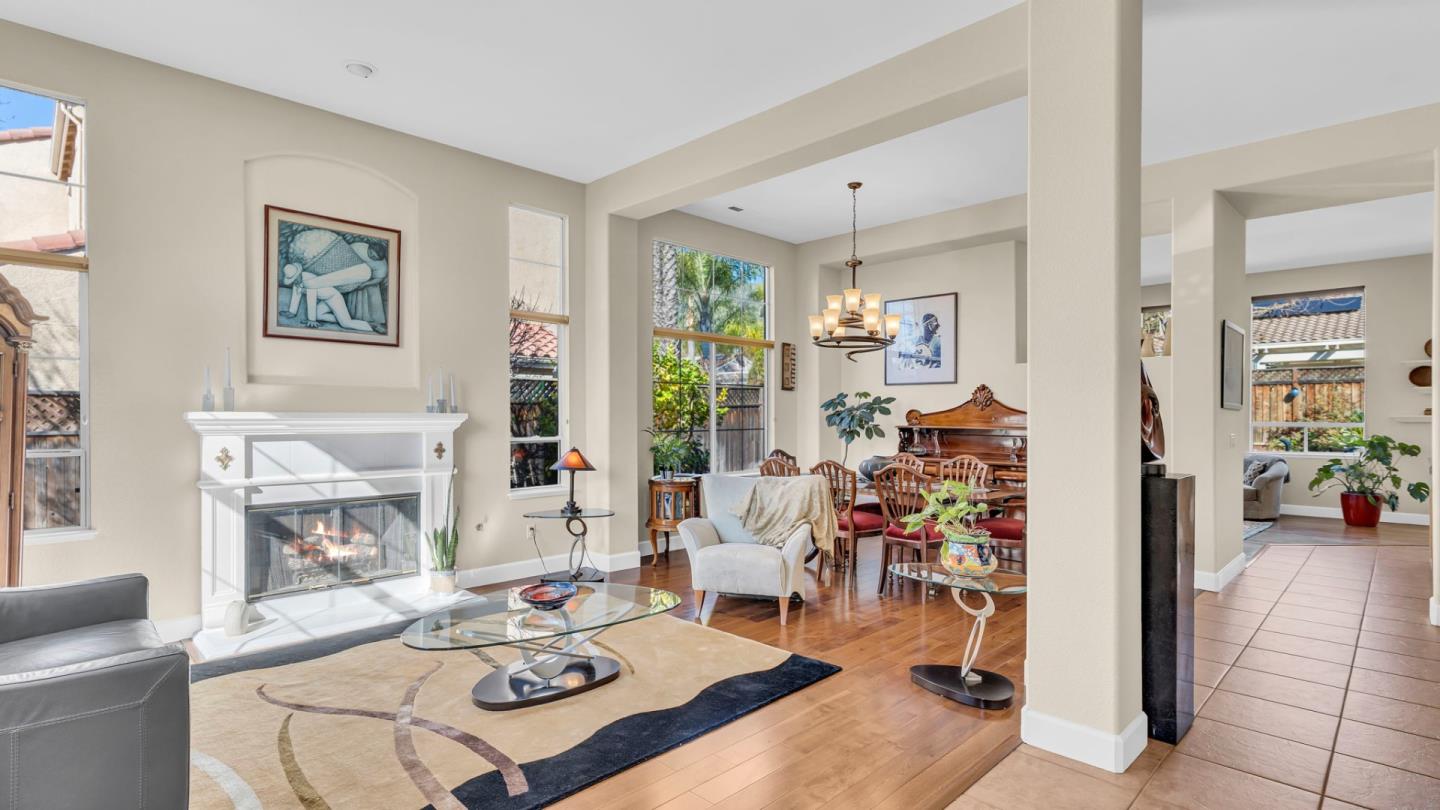 Detail Gallery Image 12 of 49 For 19098 Ravenswood Ct, Morgan Hill,  CA 95037 - 3 Beds | 2/1 Baths