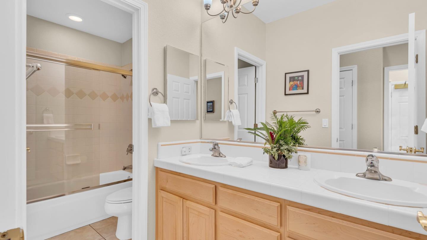 Detail Gallery Image 30 of 49 For 19098 Ravenswood Ct, Morgan Hill,  CA 95037 - 3 Beds | 2/1 Baths