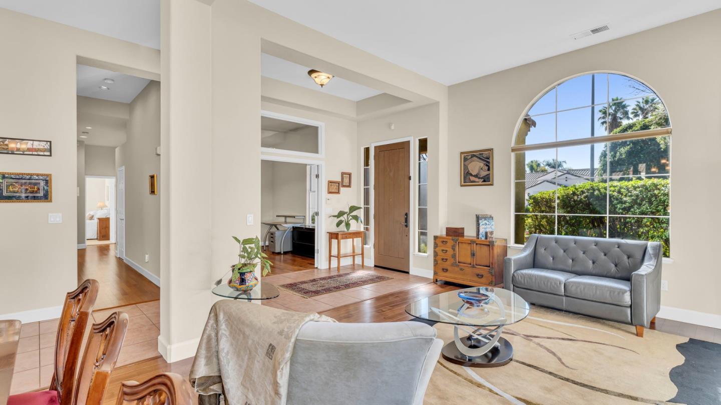 Detail Gallery Image 6 of 49 For 19098 Ravenswood Ct, Morgan Hill,  CA 95037 - 3 Beds | 2/1 Baths