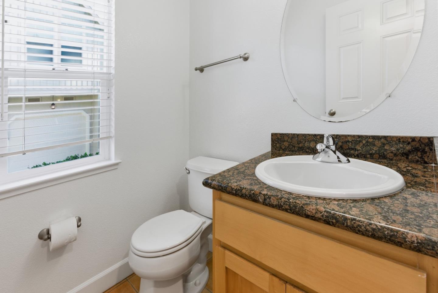 Detail Gallery Image 14 of 26 For 223 Button St, Santa Cruz,  CA 95060 - 2 Beds | 1/1 Baths