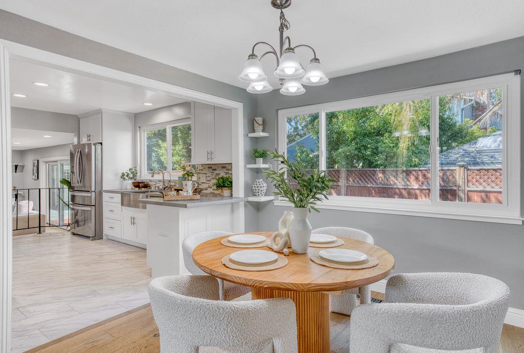 Detail Gallery Image 13 of 44 For 3530 Carlsbad Ct, Pleasanton,  CA 94588 - 3 Beds | 2/1 Baths