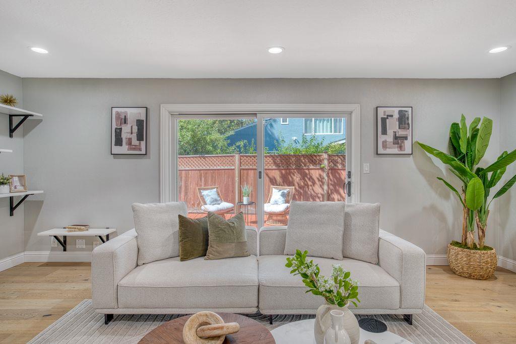 Detail Gallery Image 18 of 44 For 3530 Carlsbad Ct, Pleasanton,  CA 94588 - 3 Beds | 2/1 Baths