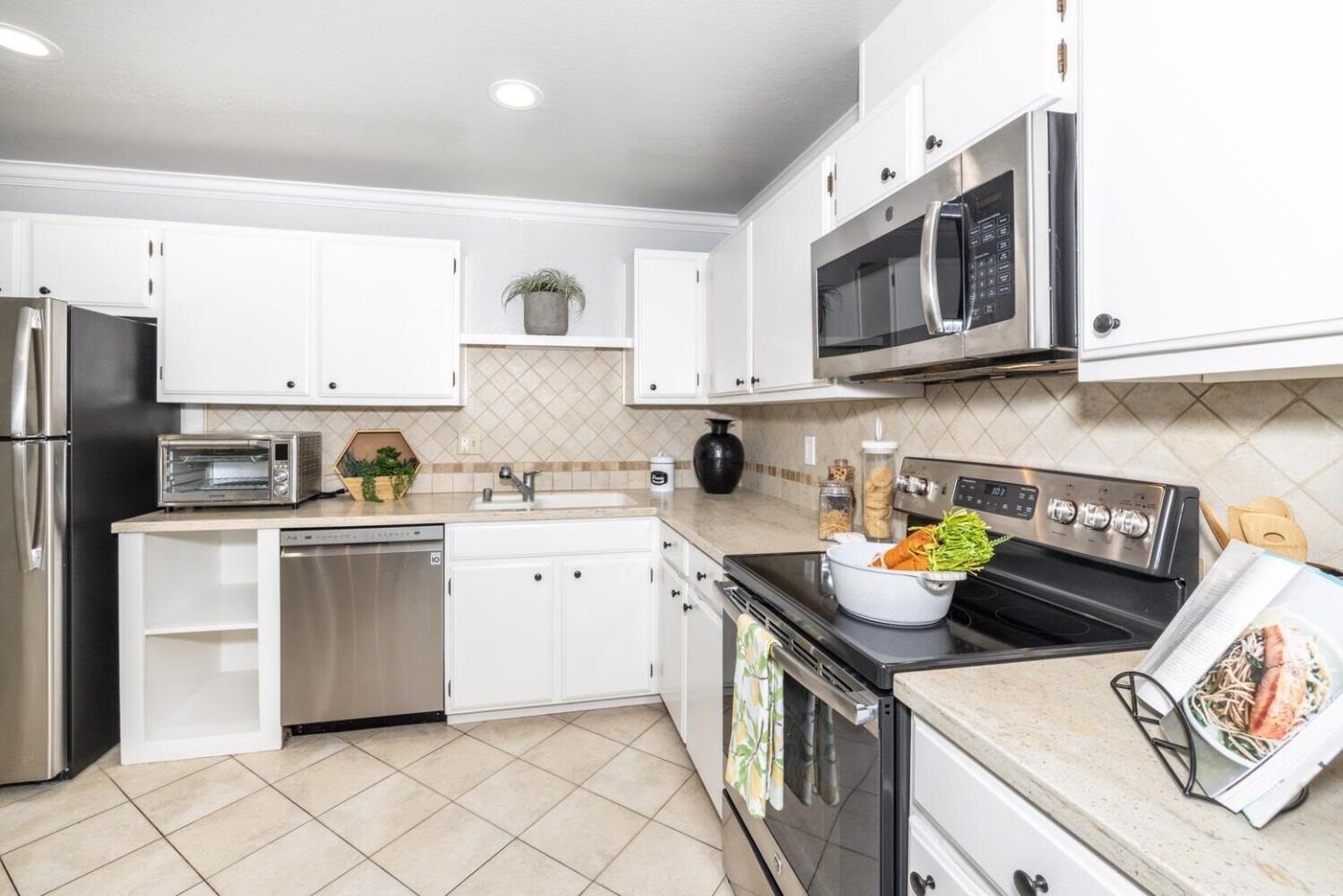 Detail Gallery Image 13 of 29 For 1171 Compass Ln #216,  Foster City,  CA 94404 - 2 Beds | 2 Baths