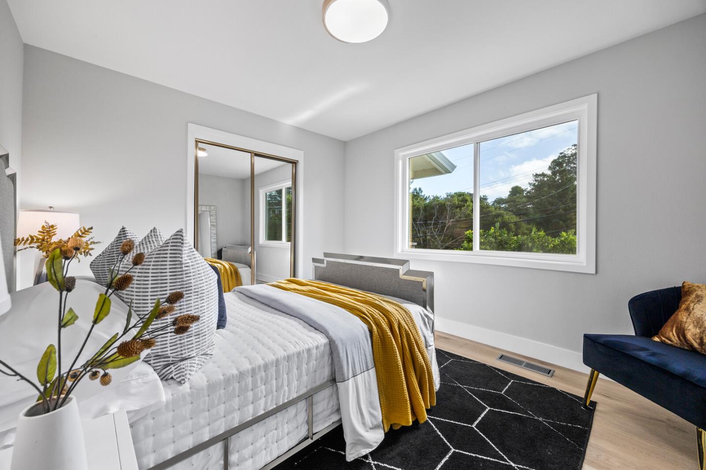 Detail Gallery Image 12 of 19 For 1306 North Rd, Belmont,  CA 94002 - 3 Beds | 2 Baths