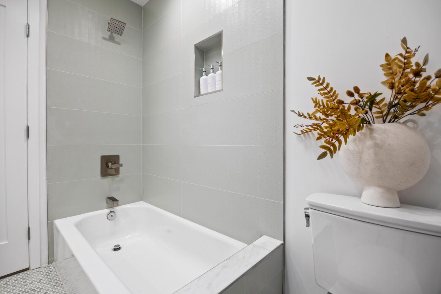 Detail Gallery Image 14 of 19 For 1306 North Rd, Belmont,  CA 94002 - 3 Beds | 2 Baths