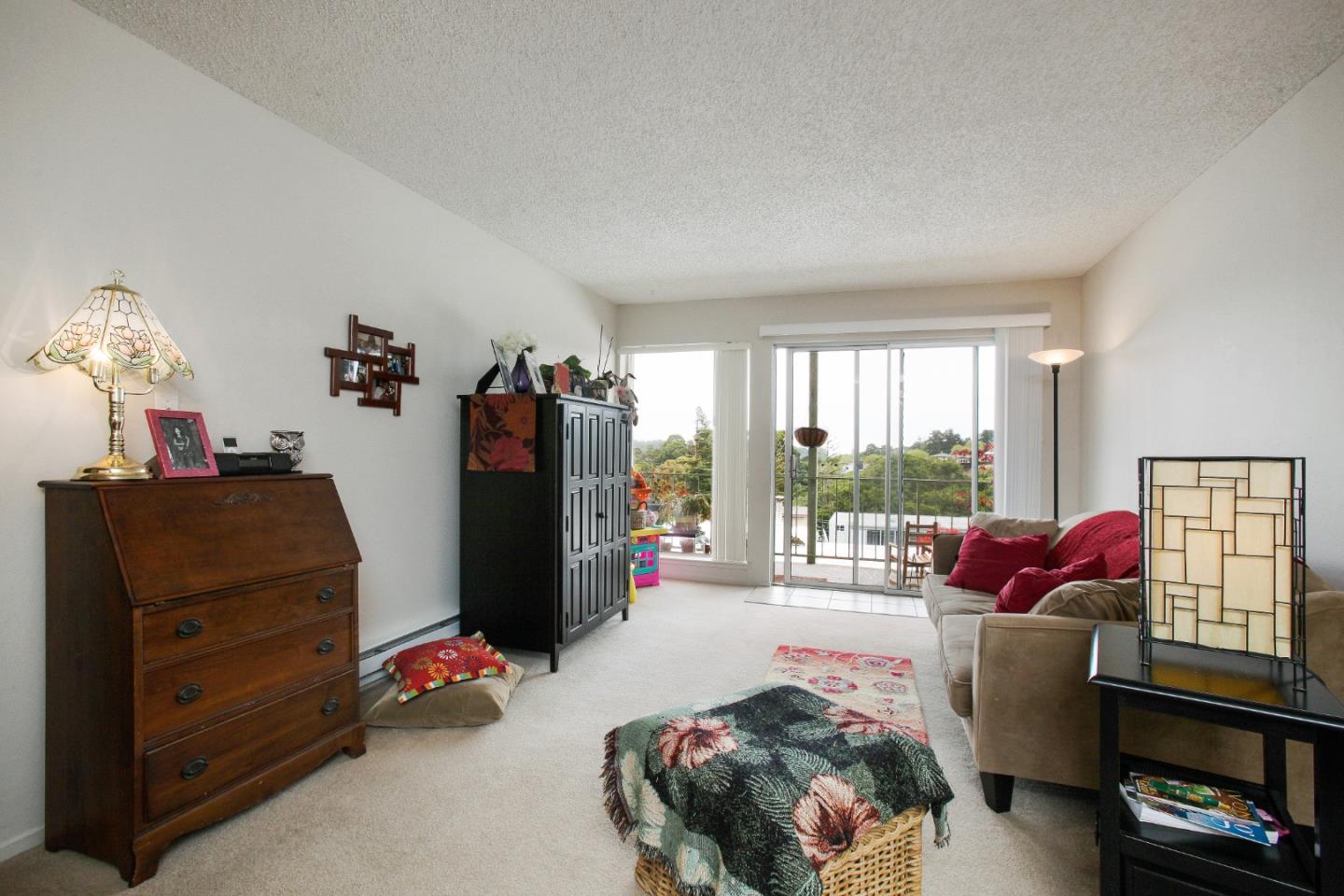 Detail Gallery Image 14 of 26 For 2200 Village Ct, Belmont,  CA 94002 - – Beds | – Baths