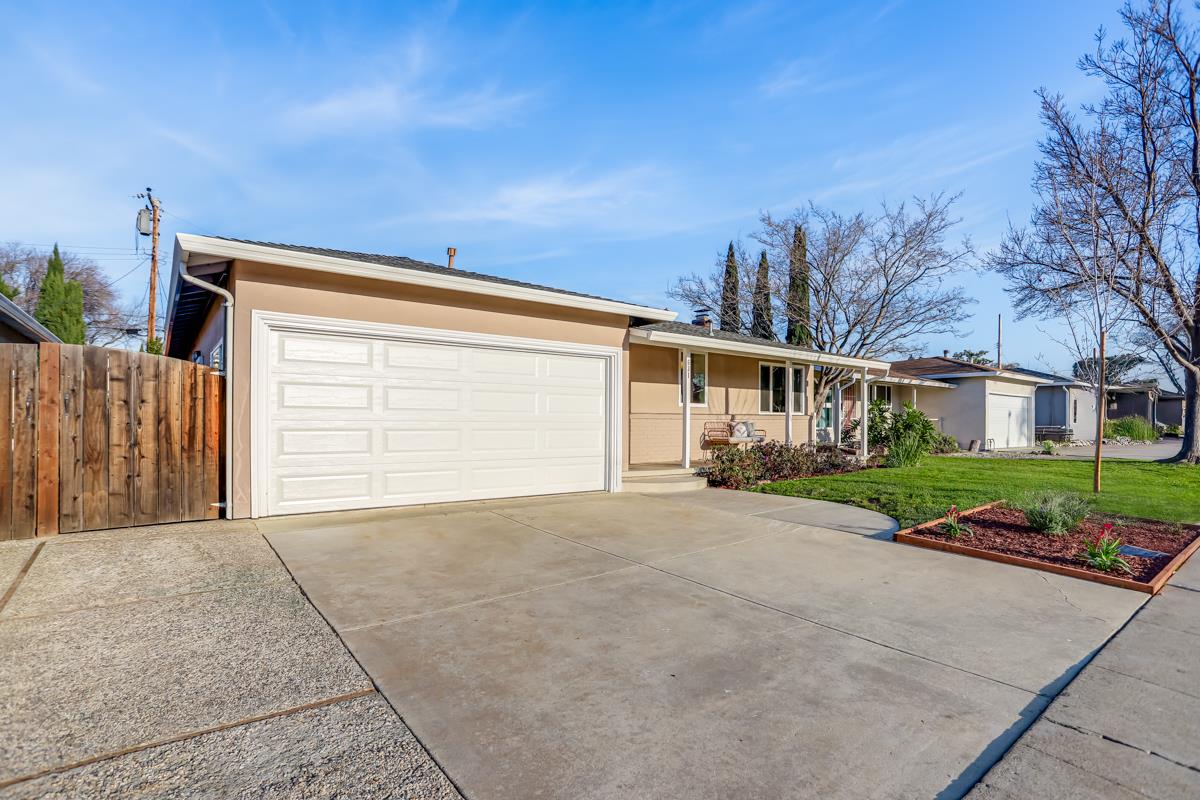 Detail Gallery Image 3 of 36 For 631 Nicholson Ave, Santa Clara,  CA 95051 - 3 Beds | 2 Baths