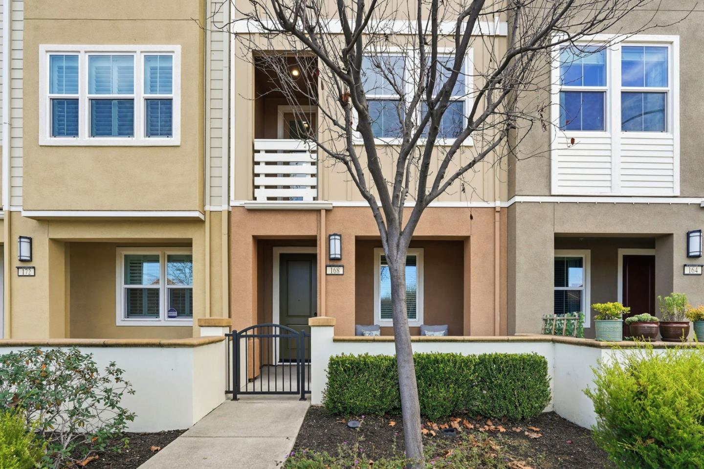 Front Image Thumbnail for ML82032289