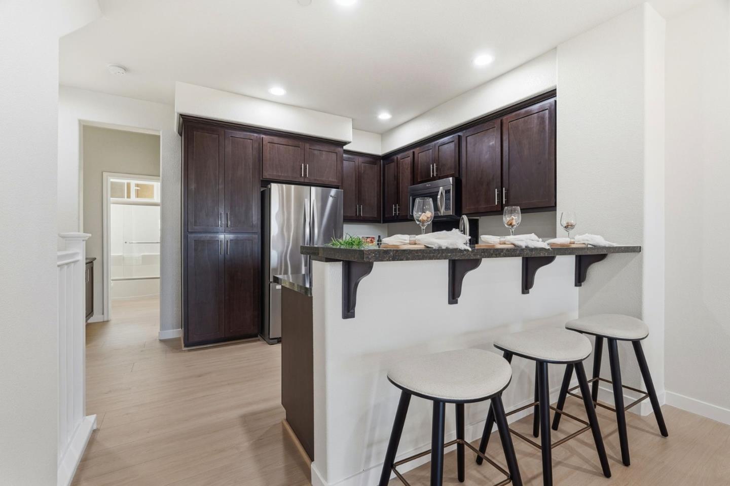 Detail Gallery Image 12 of 40 For 168 E Main Ave, Morgan Hill,  CA 95037 - 3 Beds | 3 Baths