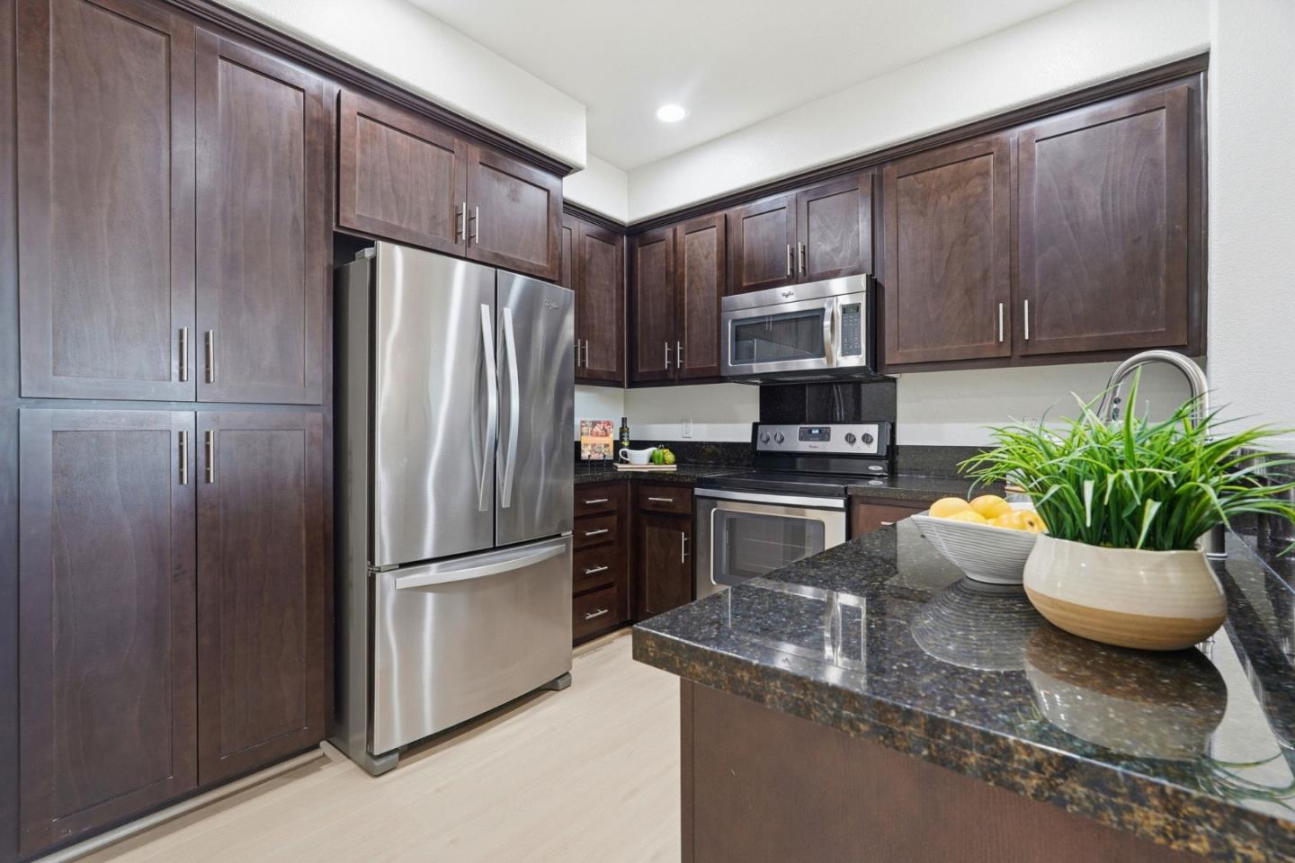 Detail Gallery Image 13 of 40 For 168 E Main Ave, Morgan Hill,  CA 95037 - 3 Beds | 3 Baths