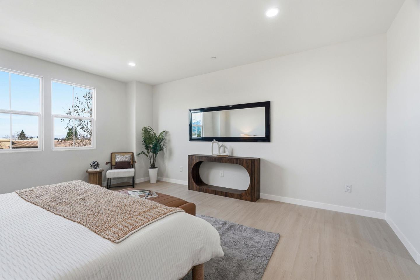 Detail Gallery Image 18 of 40 For 168 E Main Ave, Morgan Hill,  CA 95037 - 3 Beds | 3 Baths