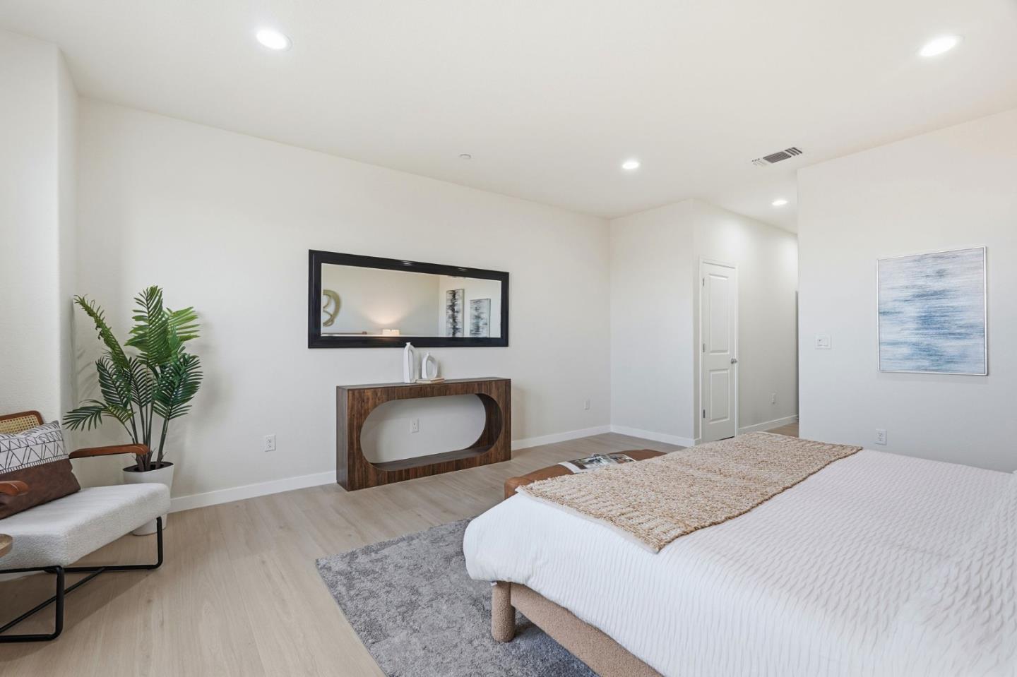 Detail Gallery Image 19 of 40 For 168 E Main Ave, Morgan Hill,  CA 95037 - 3 Beds | 3 Baths