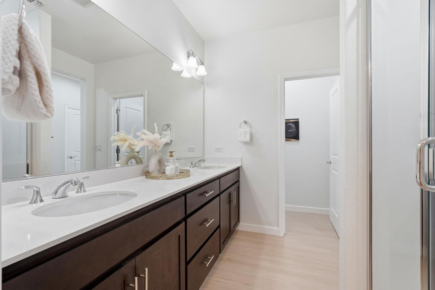 Detail Gallery Image 28 of 40 For 168 E Main Ave, Morgan Hill,  CA 95037 - 3 Beds | 3 Baths