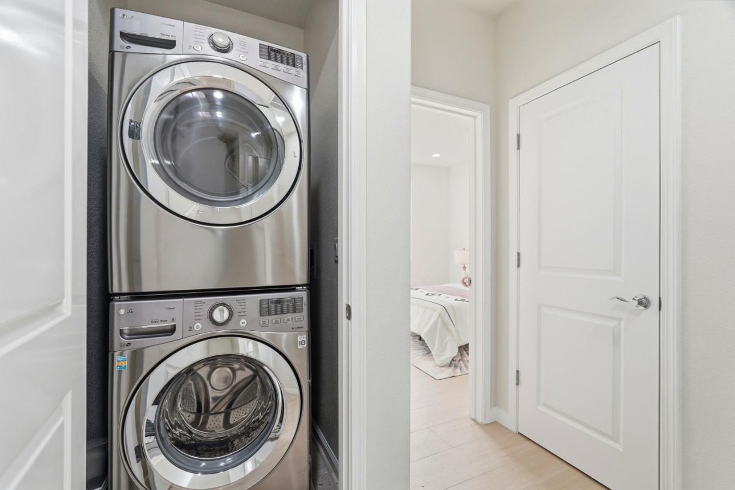 Detail Gallery Image 30 of 40 For 168 E Main Ave, Morgan Hill,  CA 95037 - 3 Beds | 3 Baths