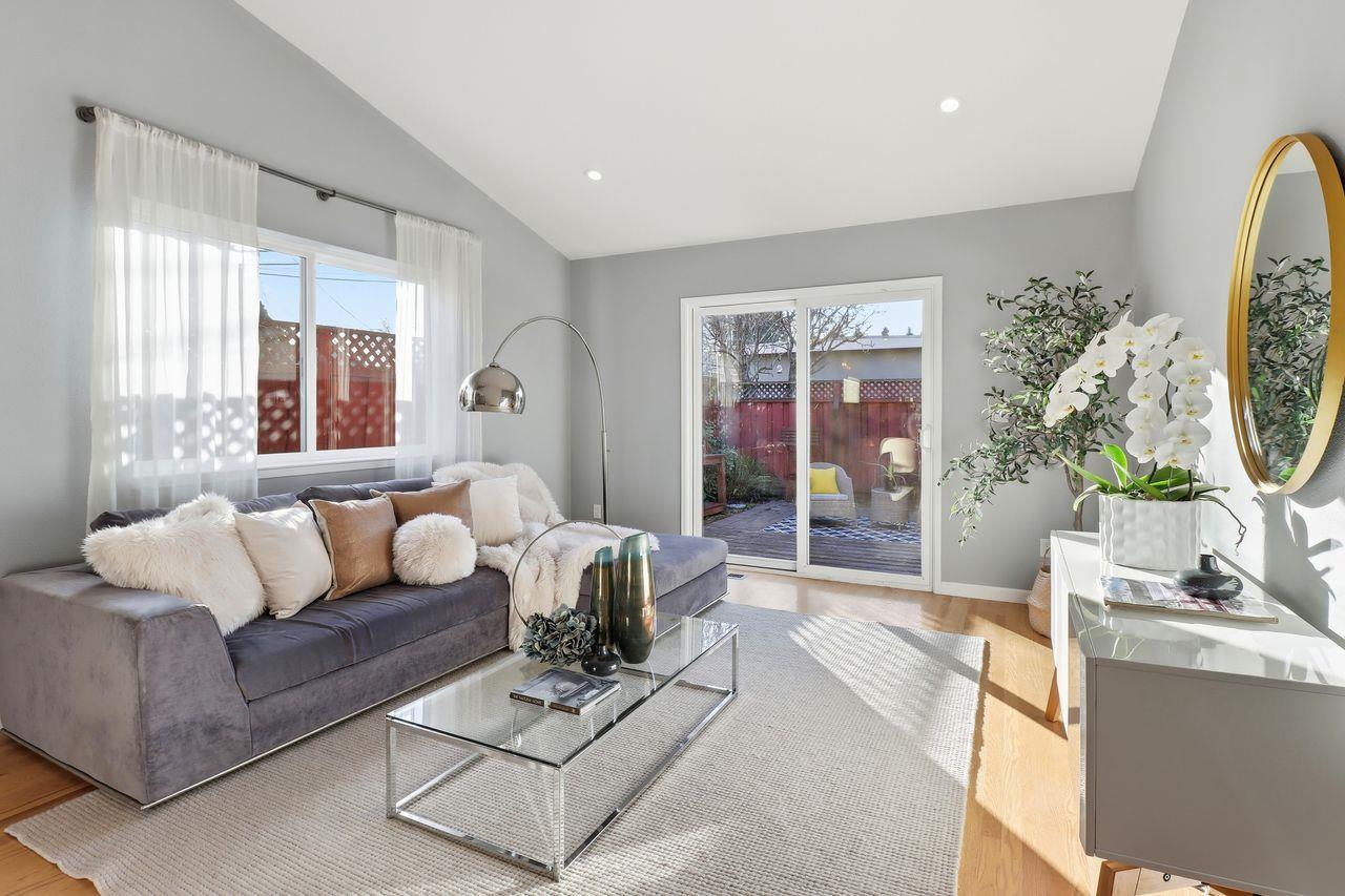 Detail Gallery Image 9 of 27 For 731 San Pablo Ave, Sunnyvale,  CA 94085 - 4 Beds | 2/1 Baths