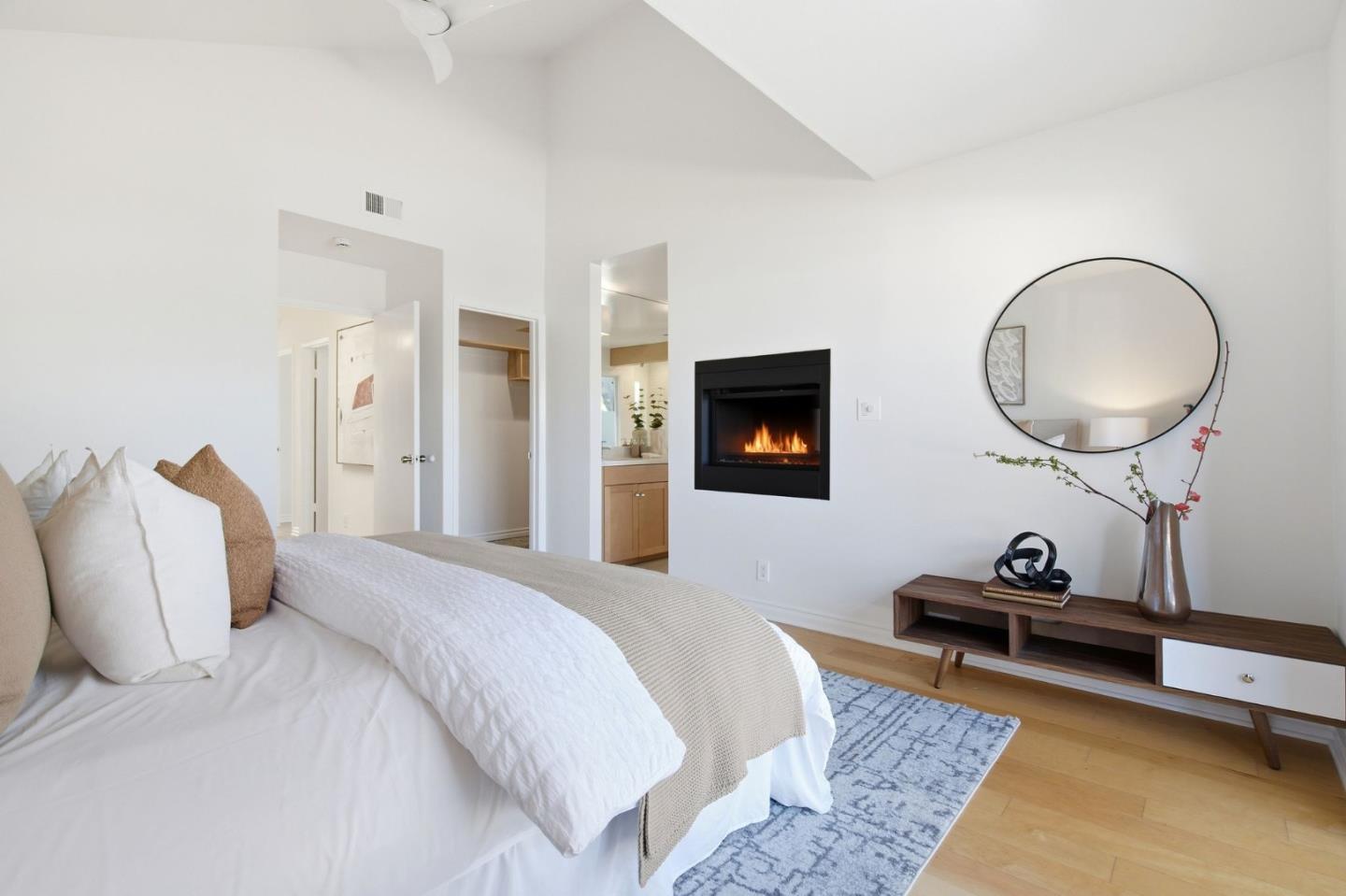 Detail Gallery Image 15 of 32 For 201 Ortega Ave, Mountain View,  CA 94040 - 3 Beds | 2/1 Baths