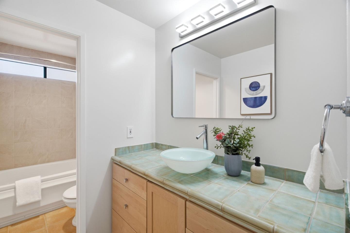 Detail Gallery Image 21 of 32 For 201 Ortega Ave, Mountain View,  CA 94040 - 3 Beds | 2/1 Baths