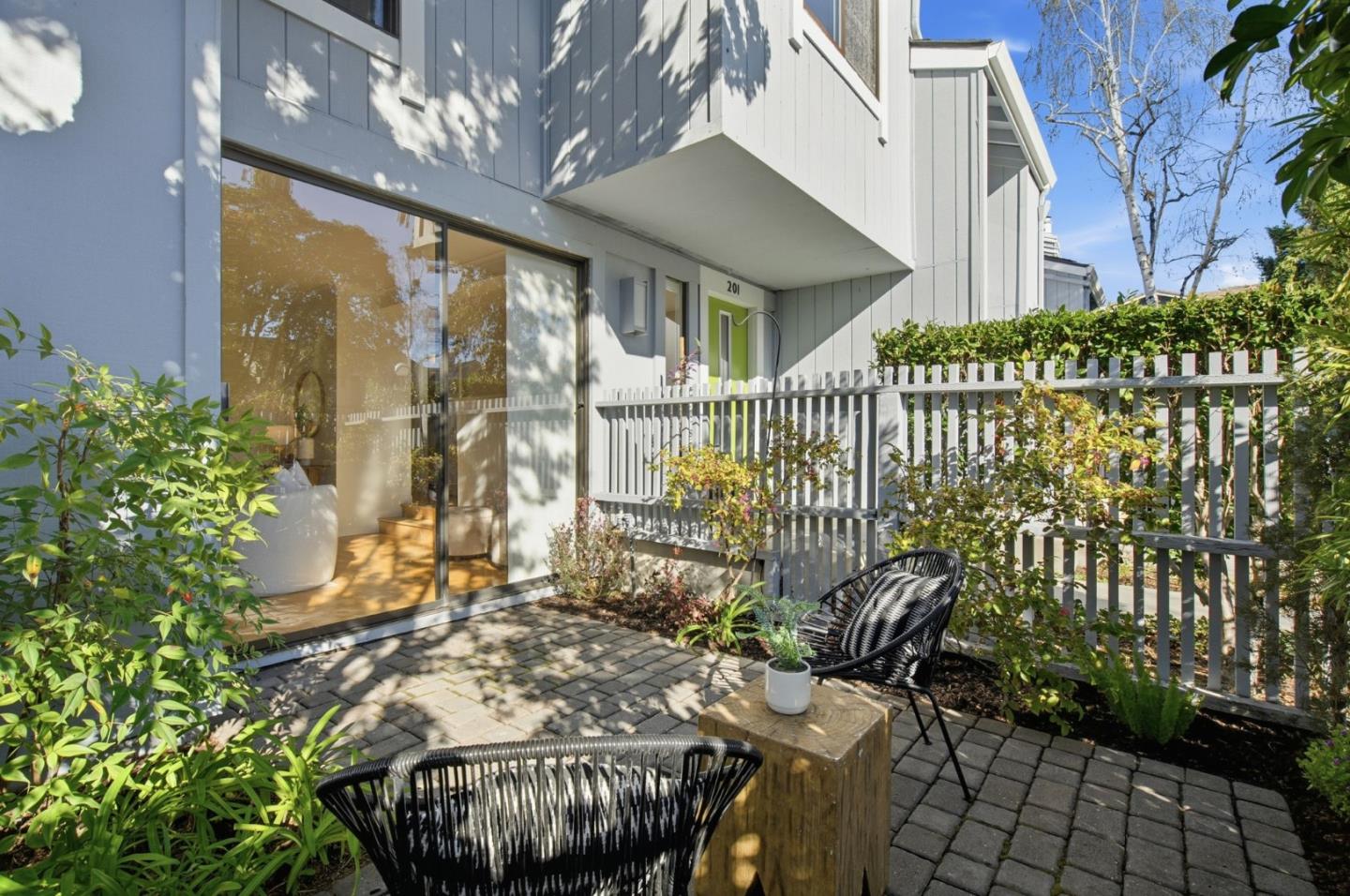 Detail Gallery Image 24 of 32 For 201 Ortega Ave, Mountain View,  CA 94040 - 3 Beds | 2/1 Baths