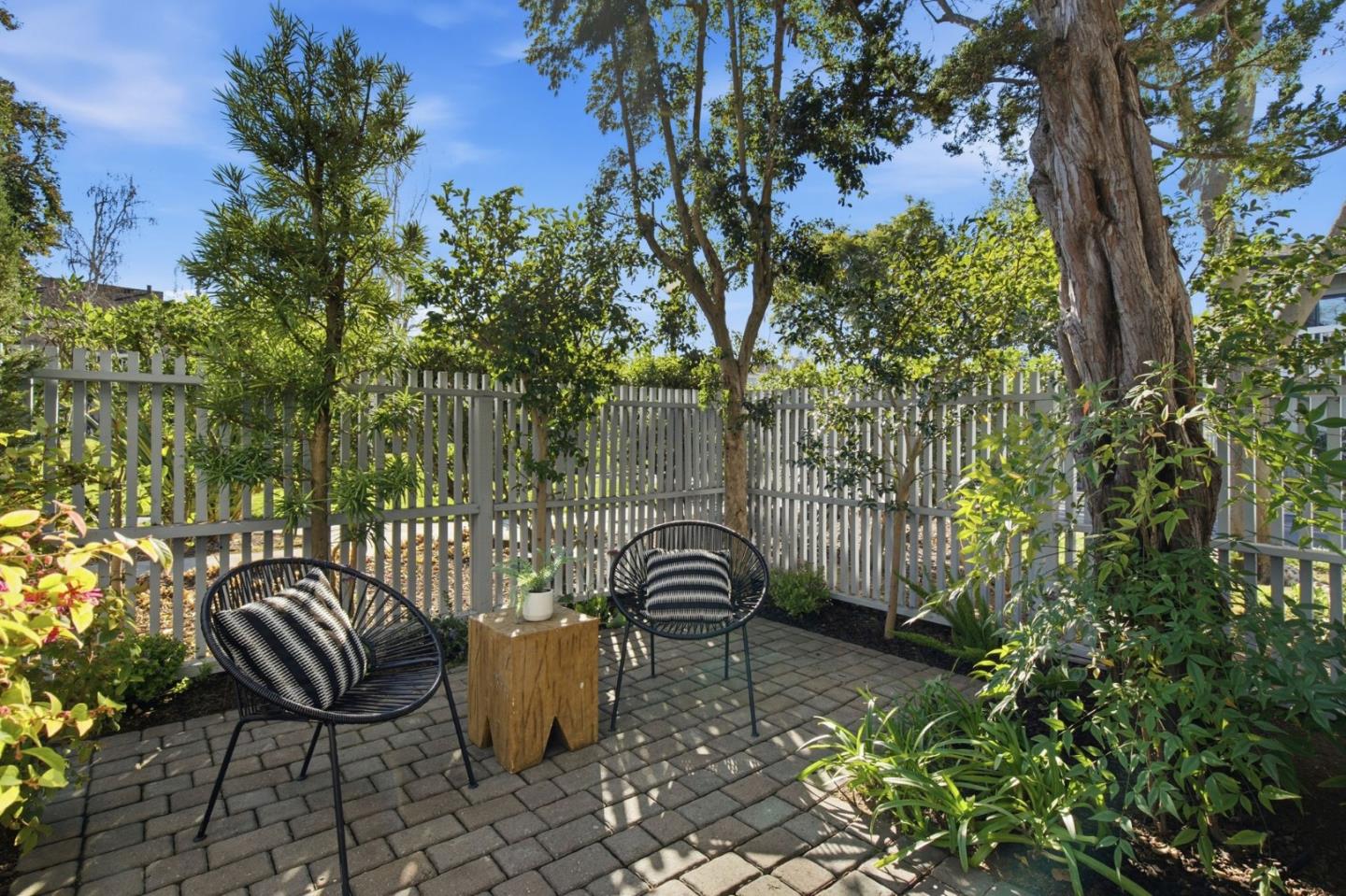 Detail Gallery Image 25 of 32 For 201 Ortega Ave, Mountain View,  CA 94040 - 3 Beds | 2/1 Baths