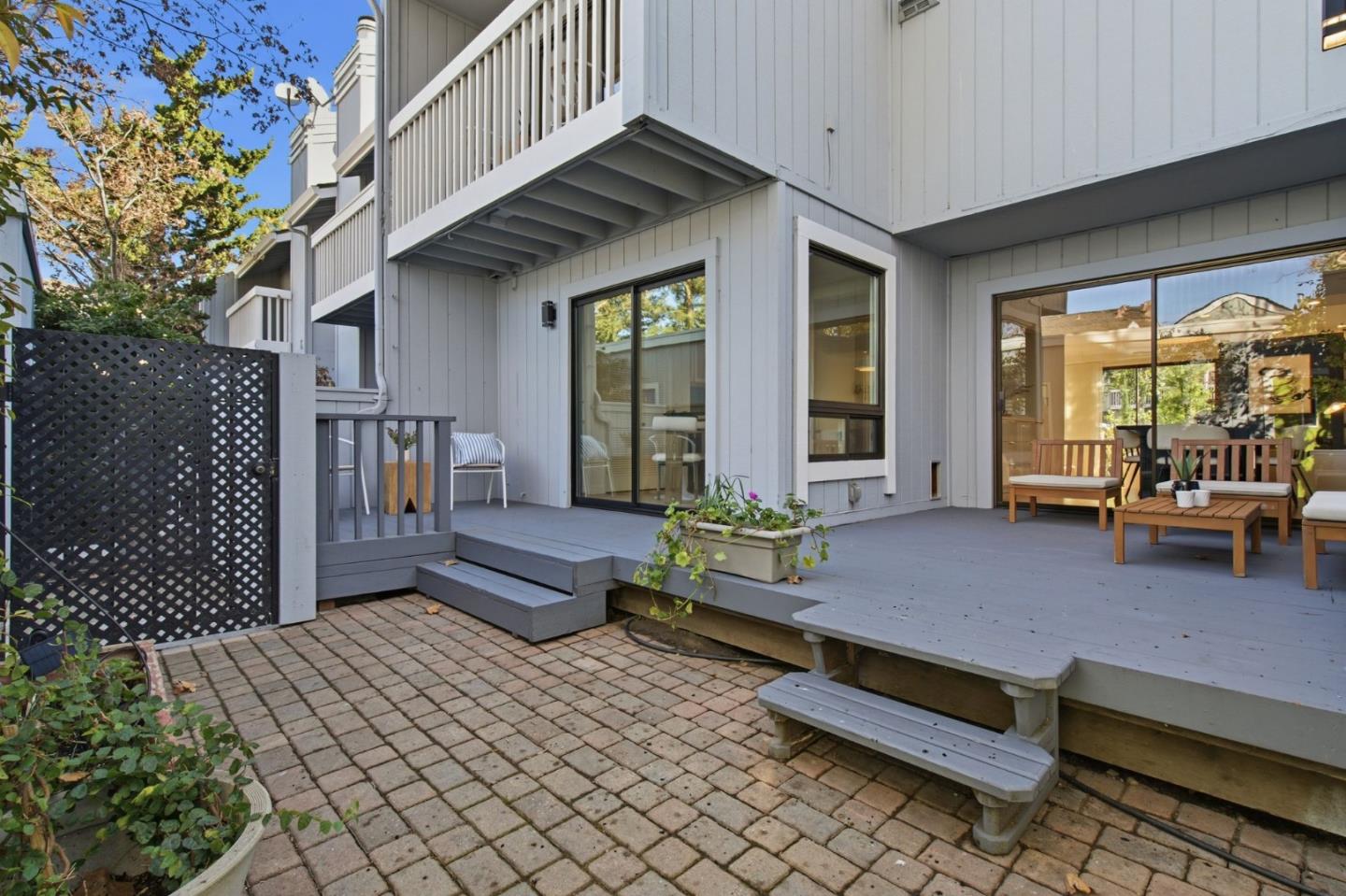 Detail Gallery Image 29 of 32 For 201 Ortega Ave, Mountain View,  CA 94040 - 3 Beds | 2/1 Baths