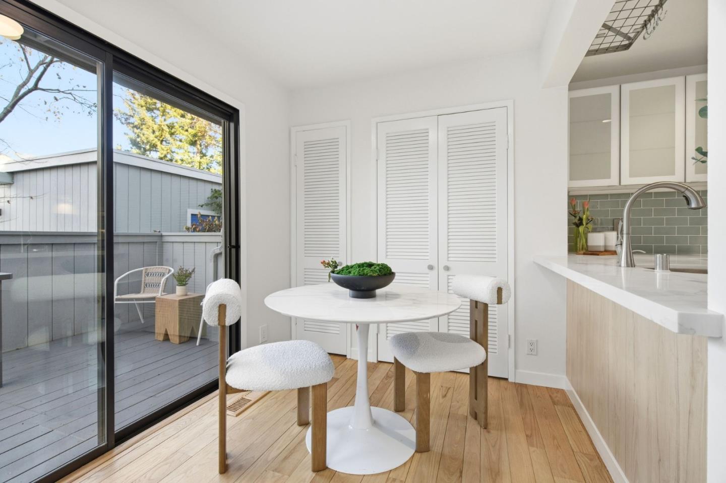 Detail Gallery Image 9 of 32 For 201 Ortega Ave, Mountain View,  CA 94040 - 3 Beds | 2/1 Baths