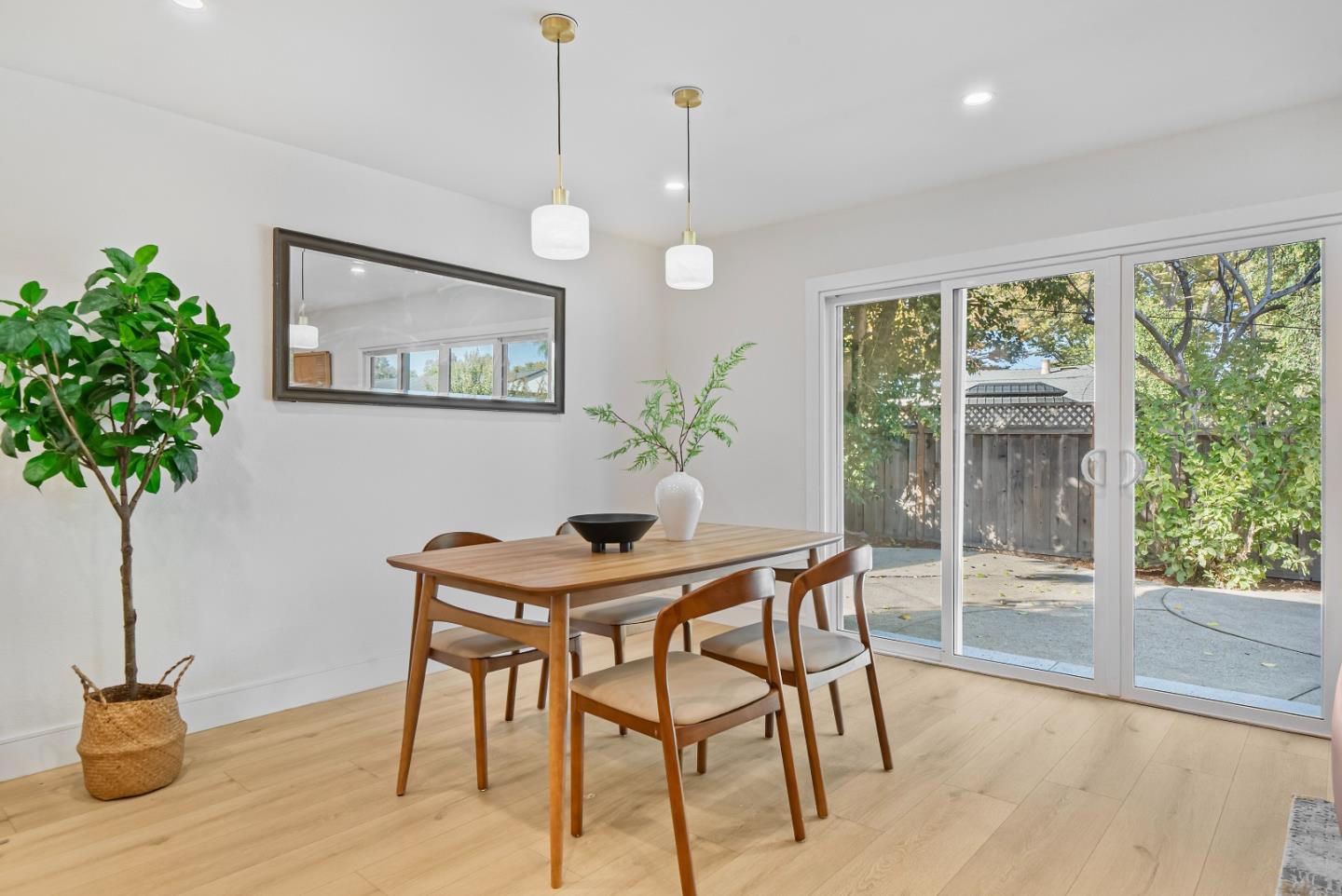 Detail Gallery Image 13 of 49 For 867 Ironwood Dr, San Jose,  CA 95125 - 4 Beds | 3/1 Baths